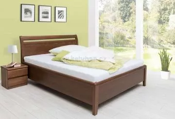 Dřevěná postel z masivu Darina