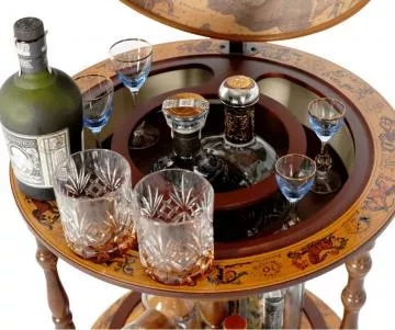 Serv�rovac� stolek GLOBUS