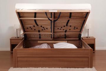 Dřevěná postel Marika family