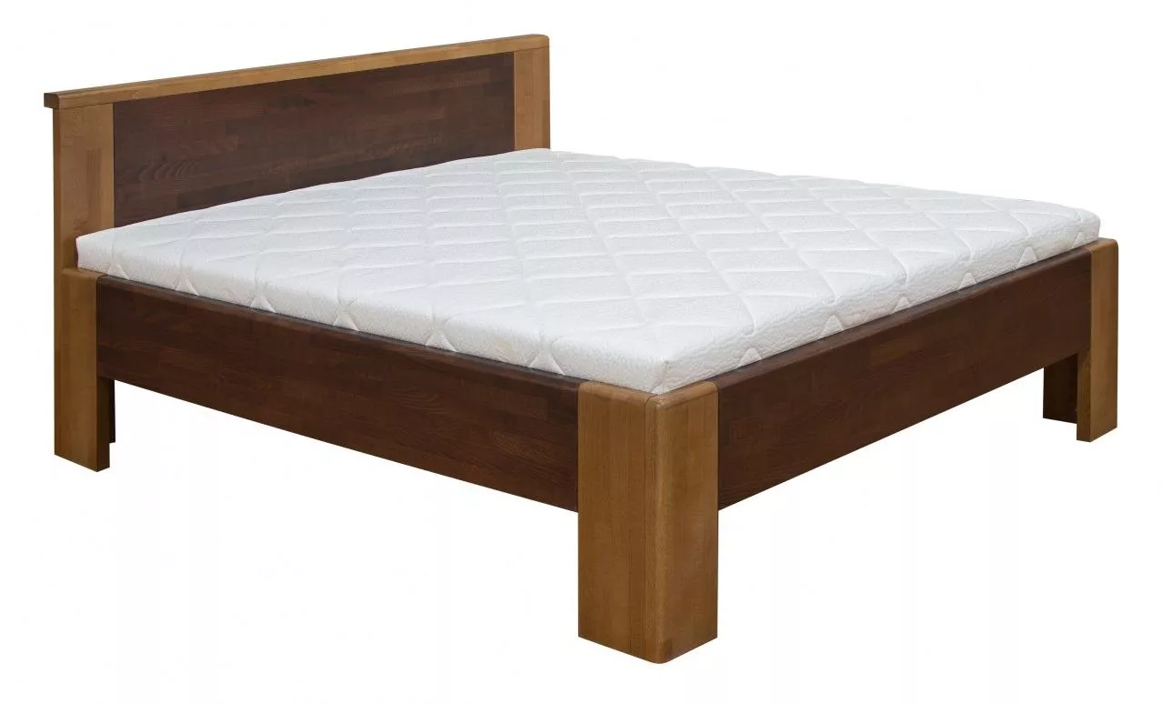 Dřevěná postel Golem